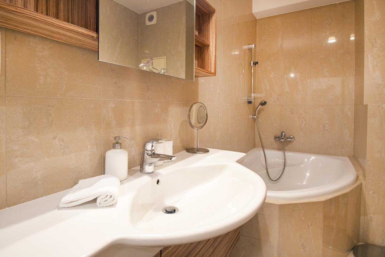 Luxurious Apartment Near Prague Castle Exteriör bild